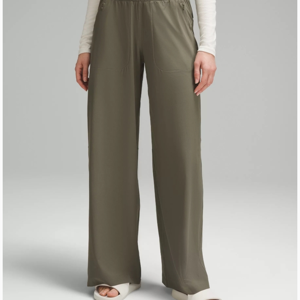 Lululemon Women's Swift Mid-Rise Wide-Leg Pant